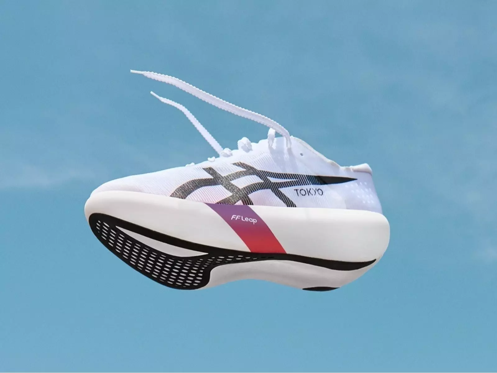 ASICS 極輕量碳板跑鞋 METASPEED RAY 正式登場！備戰馬拉松「極致輕盈」挑戰破 PB 首選！