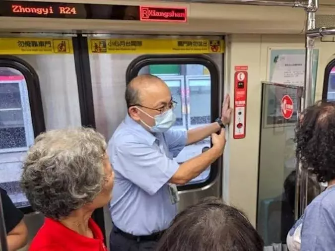 台北捷運跑馬燈終於升級改版！網友讚爆：「終於不再坐過站了！」