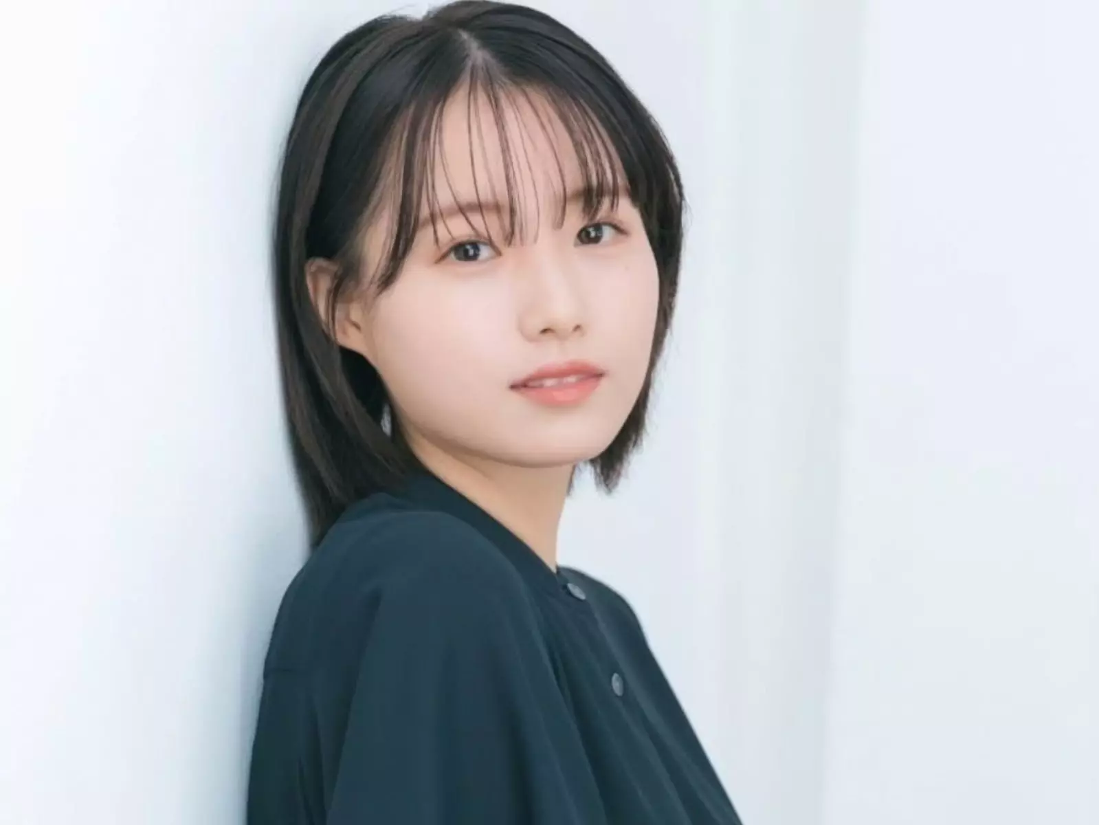 片田陽依徒手抓蛇畫面超震撼！「昆蟲系甜妹」本業竟是戲劇演員！【野生抓正妹】
