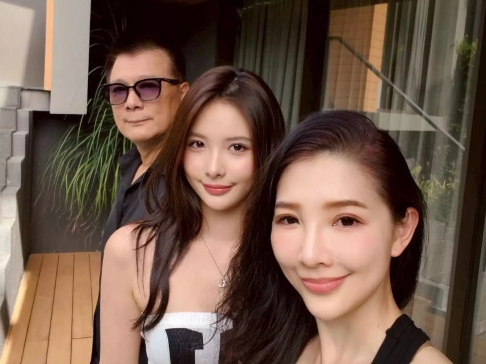 蔡詩萍女兒蔡中泠絕美顏值曝光！網暴動搶認岳父！