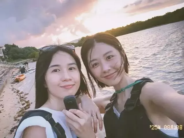 邵雨薇妹妹曝光！姐妹同框「超高顏值」引網直喊跪求出道！