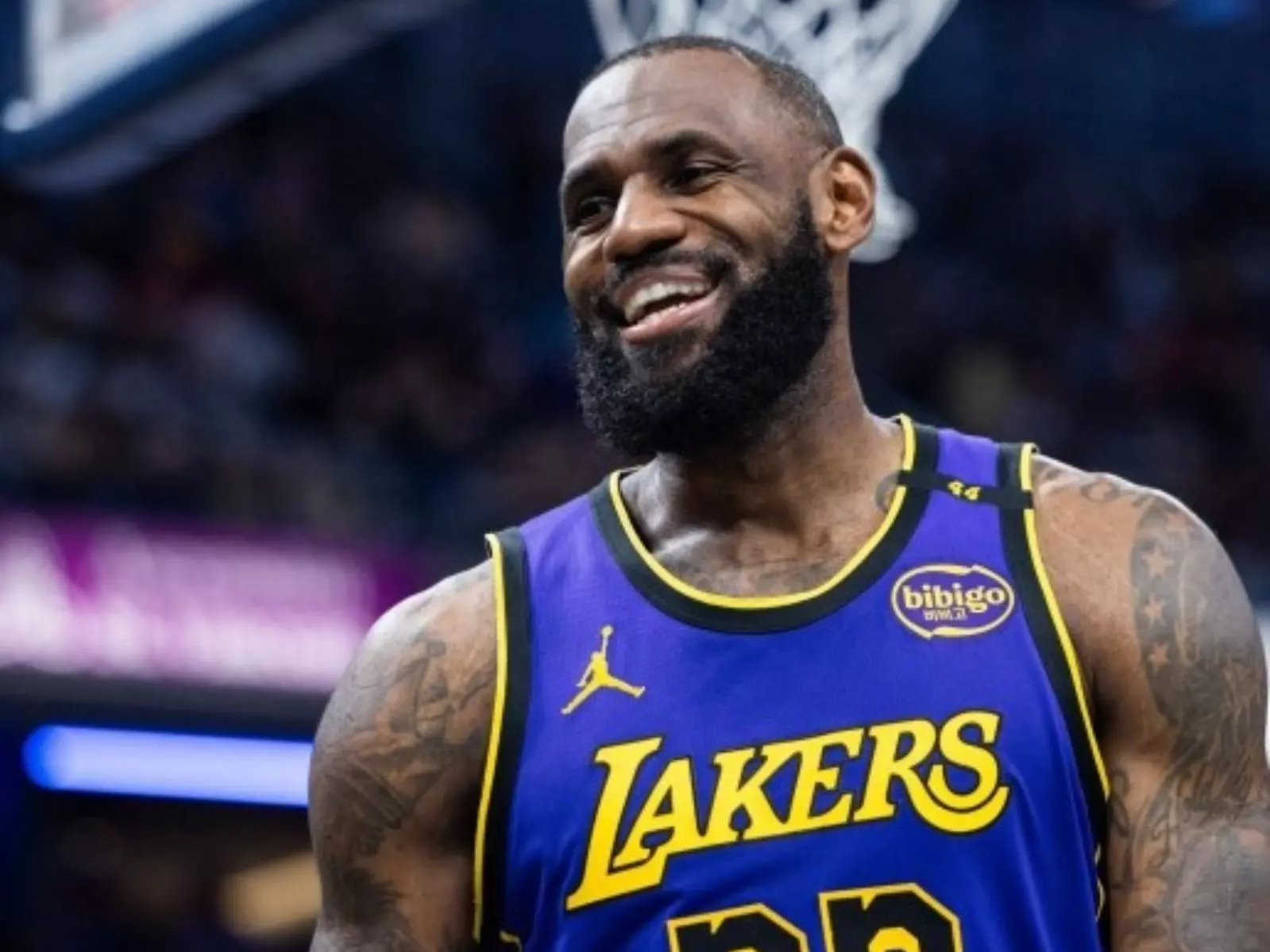 NBA／詹皇曬人生首隻 Labubu 玩偶！親自取名：「請叫他 LeBronBron！」