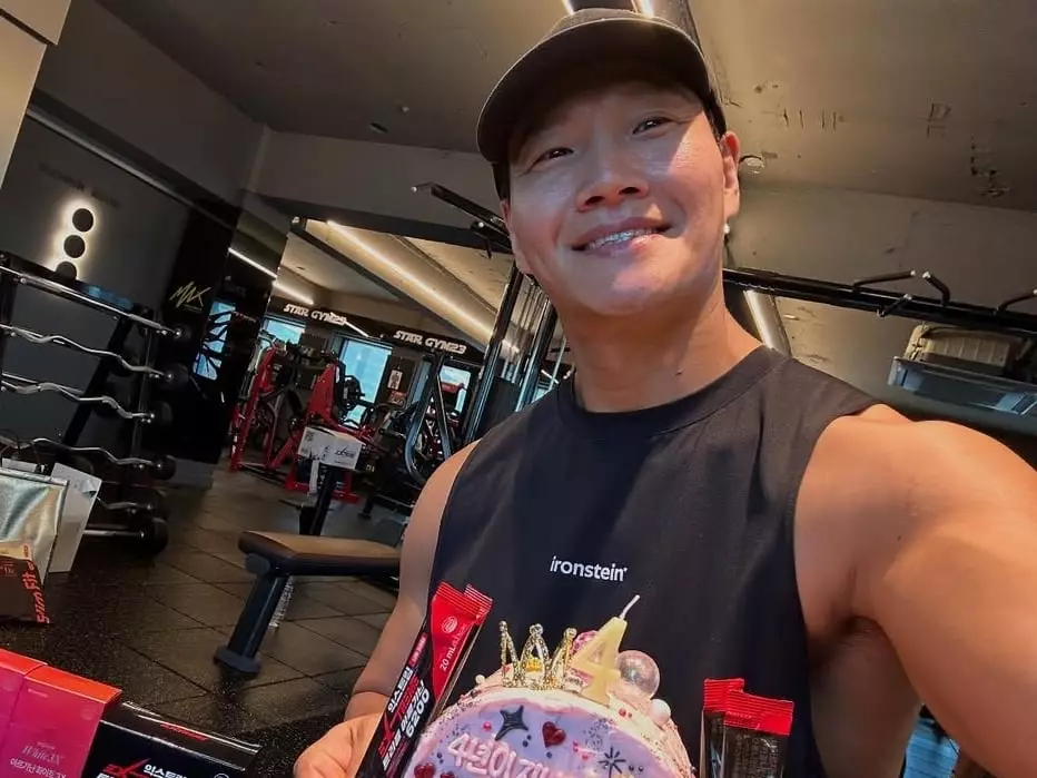金鐘國和圈外女友結婚！親曝用現金買房背後原因：「因為不想付利息！」