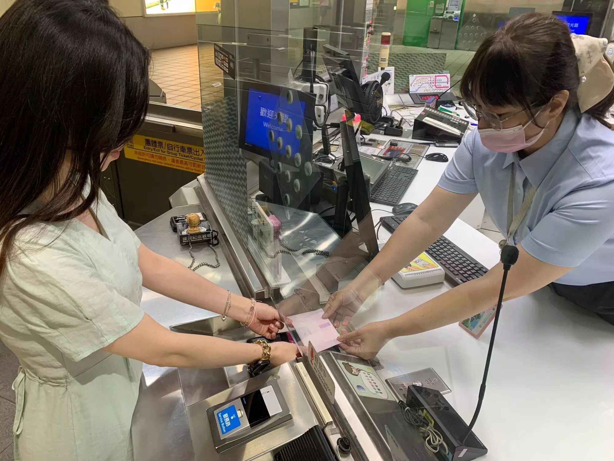 台北捷運免費服務懶人包！衛生棉提供、哺乳室、APP 找涼爽車廂⋯一次看！