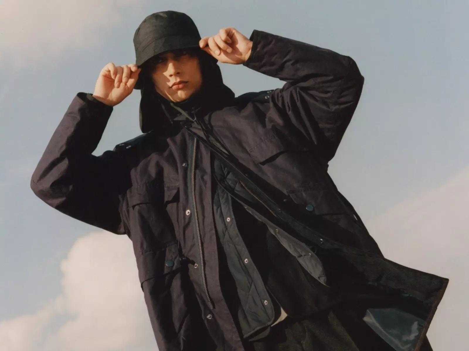 Barbour攜手Kaptain Sunshine推出AW25聯名系列