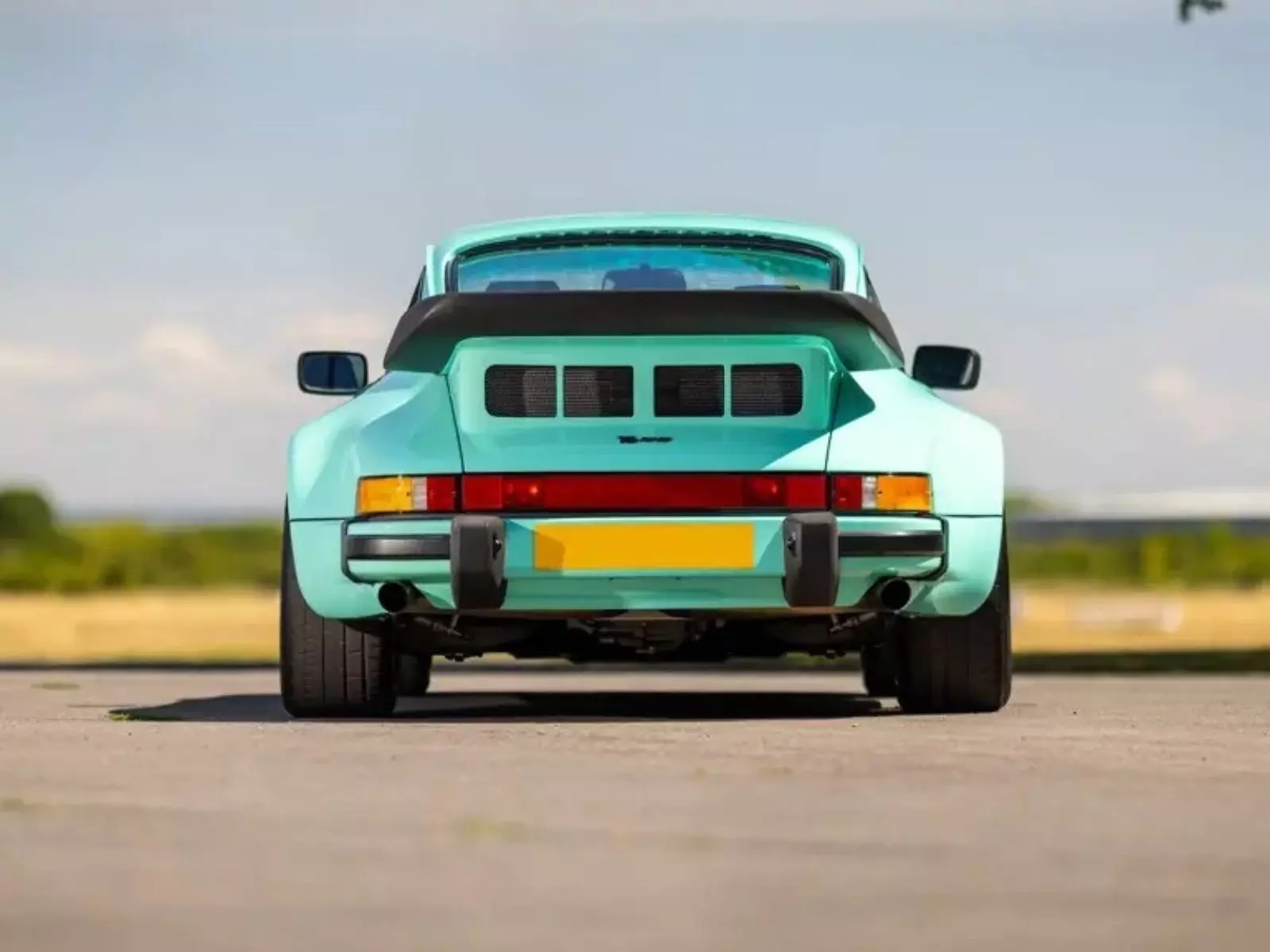 史上最稀有保時捷 911 拍賣破 6300 萬！傳奇背景曝光號稱「公路版 F1 野獸」！