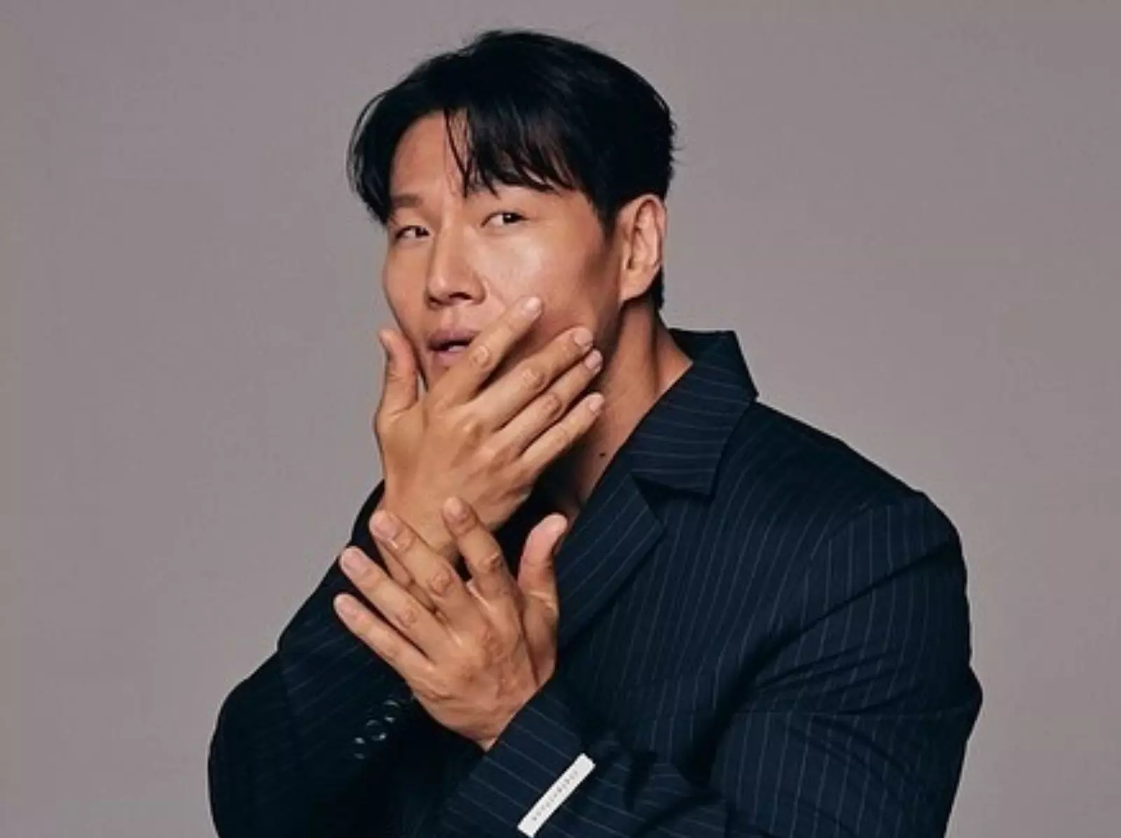 《Running Man》金鐘國結婚倒數！劉在錫 12 年前「魚口袋」玩笑被翻出，網笑：「期待婚禮造型！」