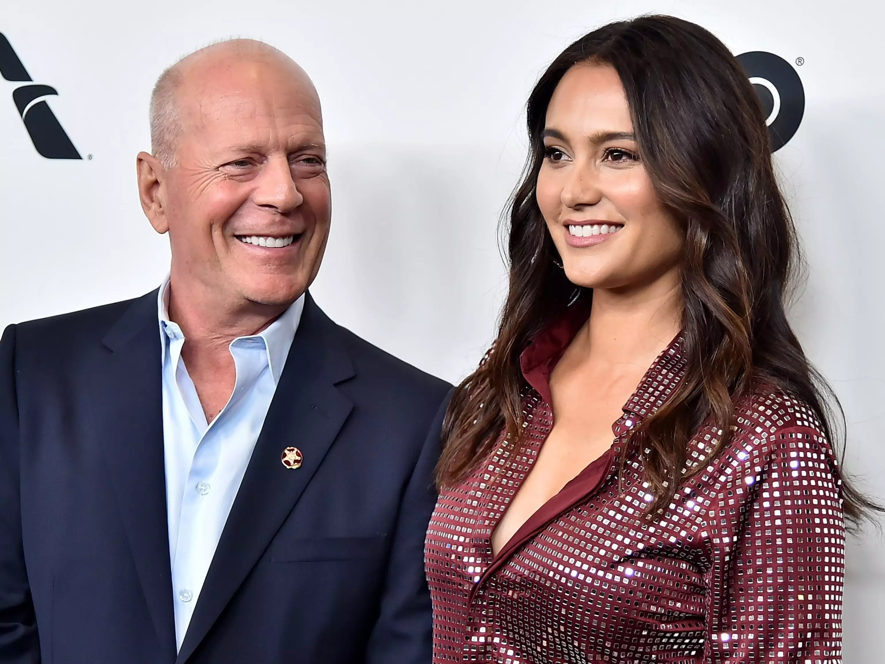 布魯斯威利 Bruce Willis 失智症入住療養院！妻子回擊外界批評：「沒經歷過就沒資格指責！」