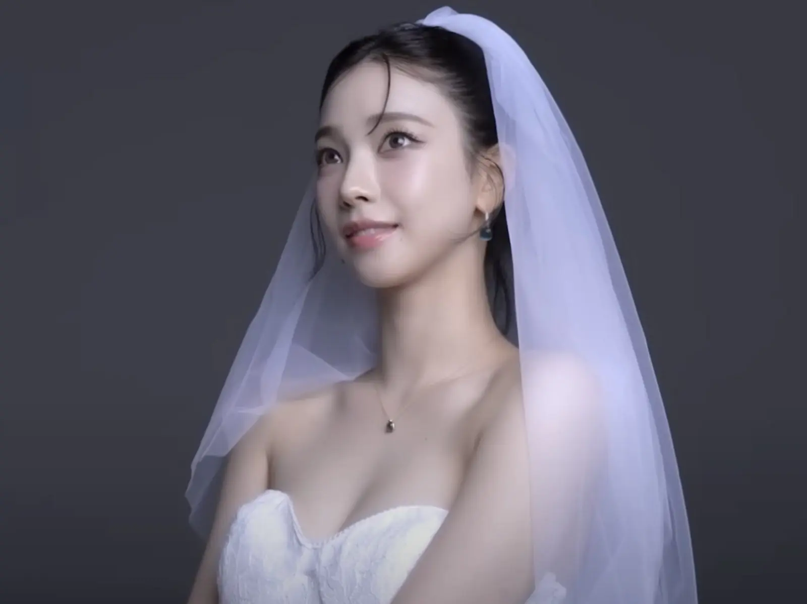 aespa Karina 頭紗造型驚艷登場，「最美新娘」花絮曝光全網暴動！