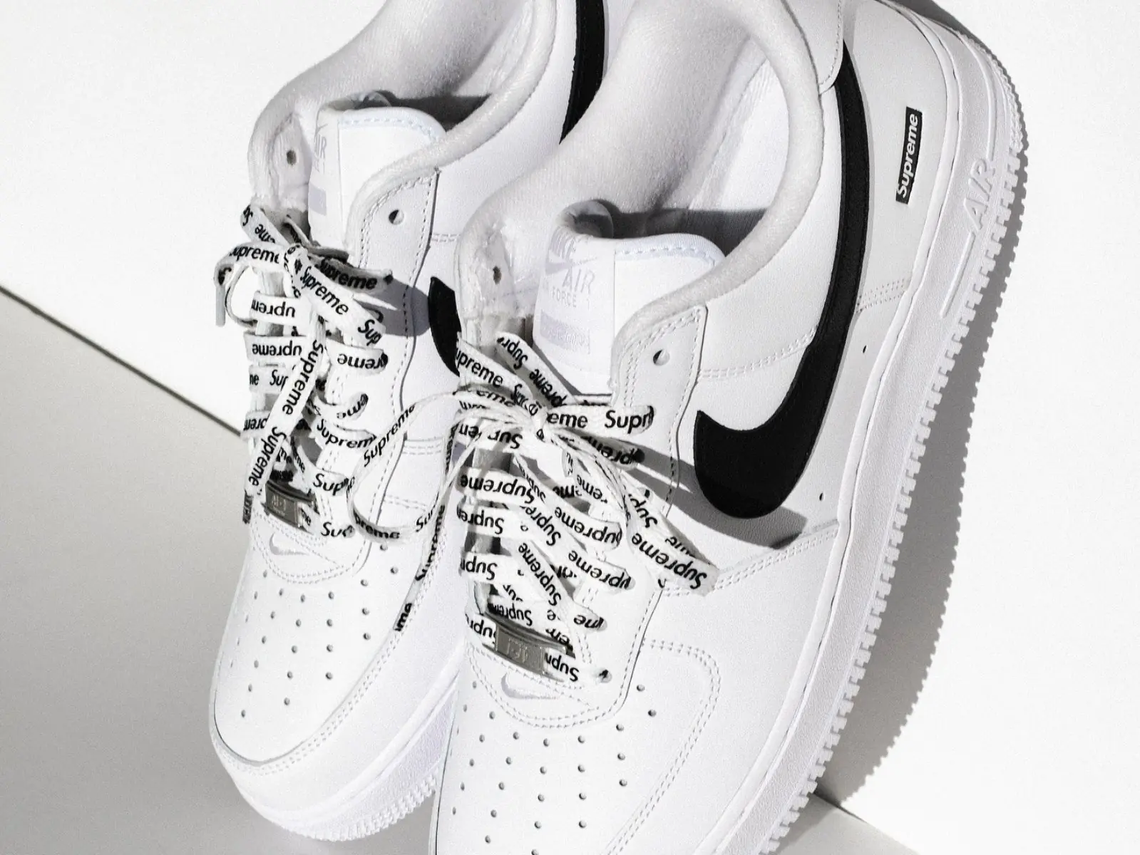 2025 秋季 Supreme x Nike Air Force 1 發售情報正式公佈！黑標 Box Logo 香到想兩色全收！