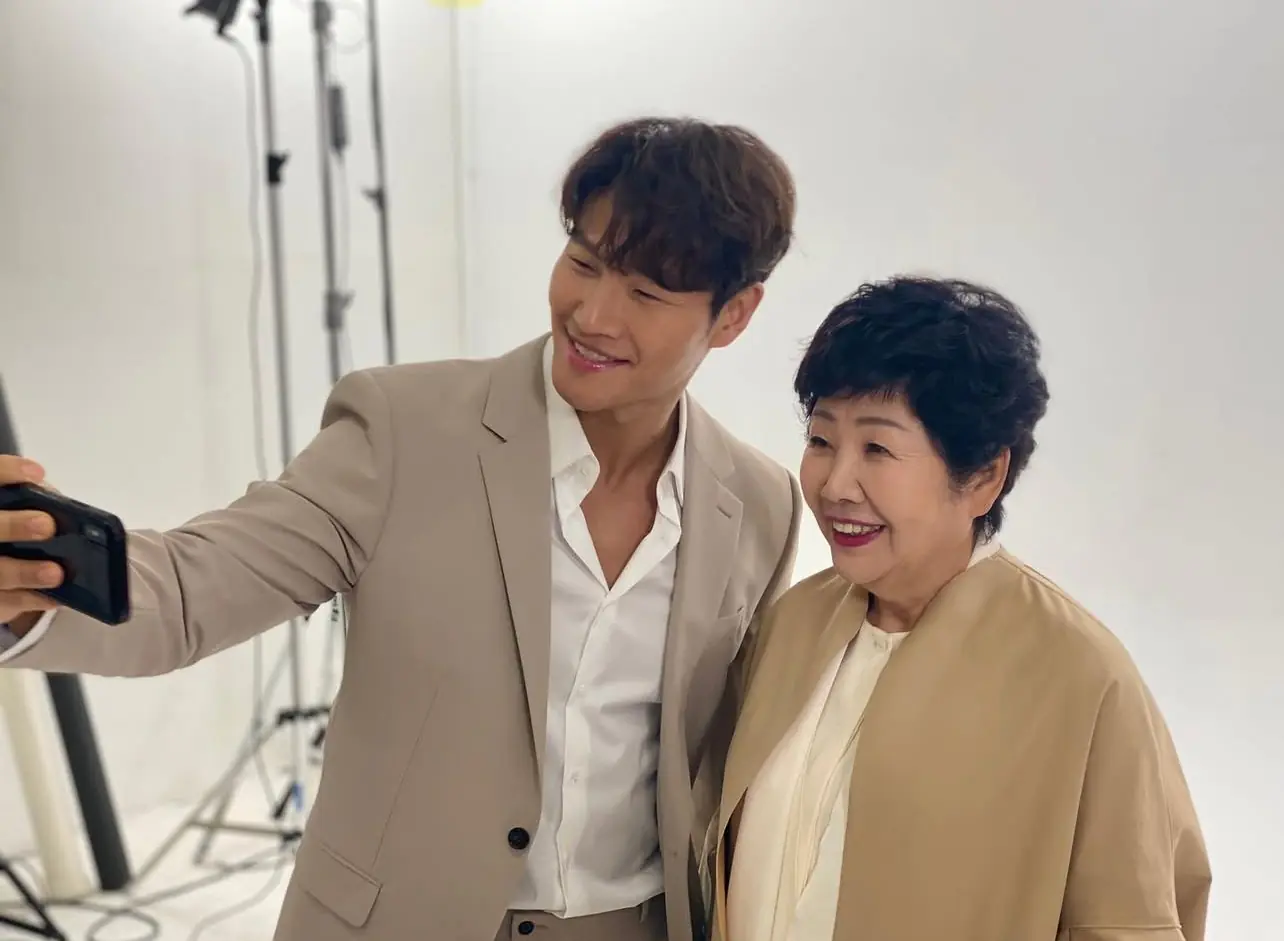 Super Junior 希澈沒收到金鍾國喜帖大走心！直呼：「跟哥好有距離感！」