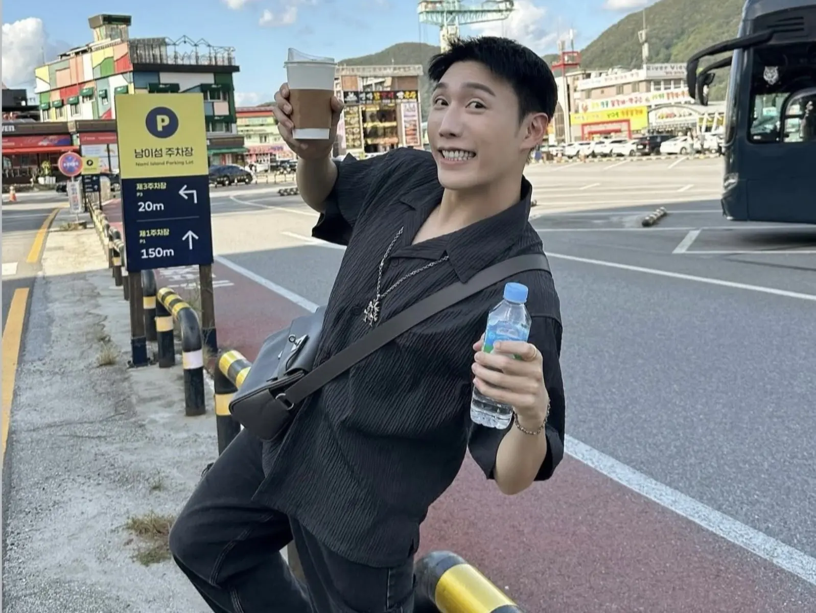 Youtuber 見習網美小吳韓國刷卡誤看價錢慘噴 26 萬！爆笑自嘲：「我是白Ｘ！」