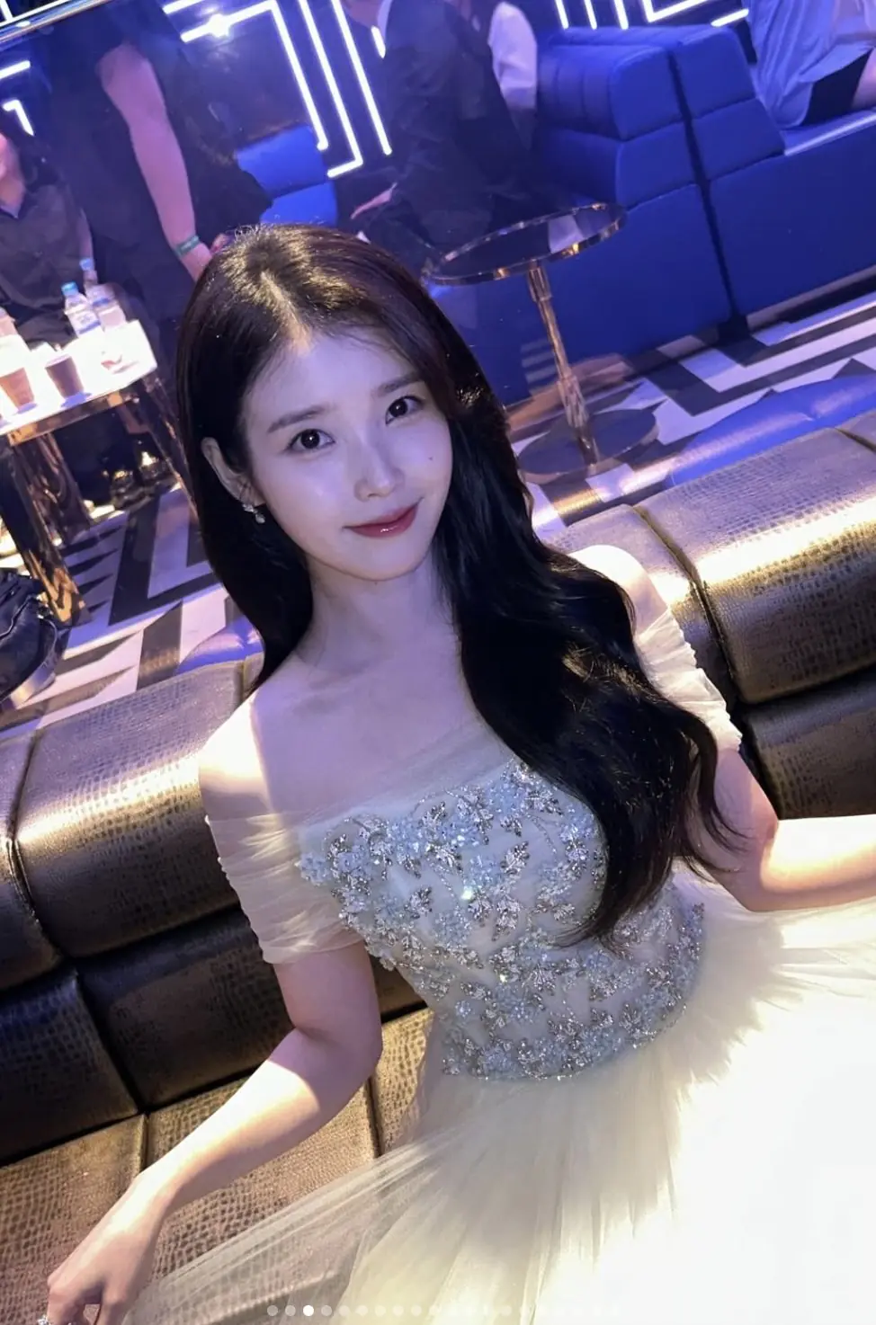 IU 出道 17 週年善行不斷！以「IUENA」名義捐出 2 億元！