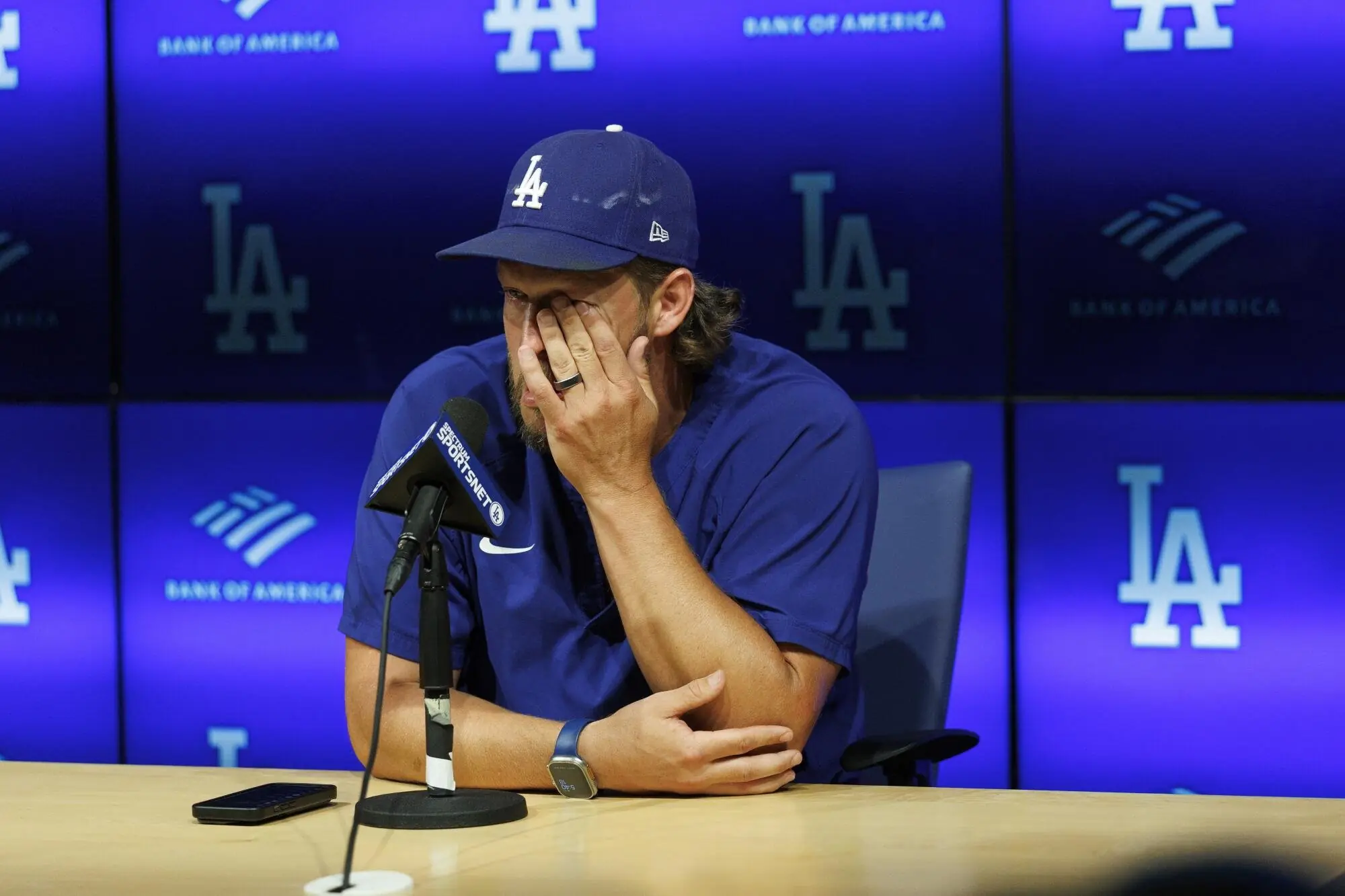 MLB／Clayton Kershaw 無預警宣布退役！引退記者會激動落淚：「我一直都有這個想法⋯」
