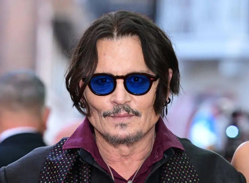 強尼戴普 Johnny Depp 近況曝光！愛犬咬死 2 隻羊，農場氣炸求償！