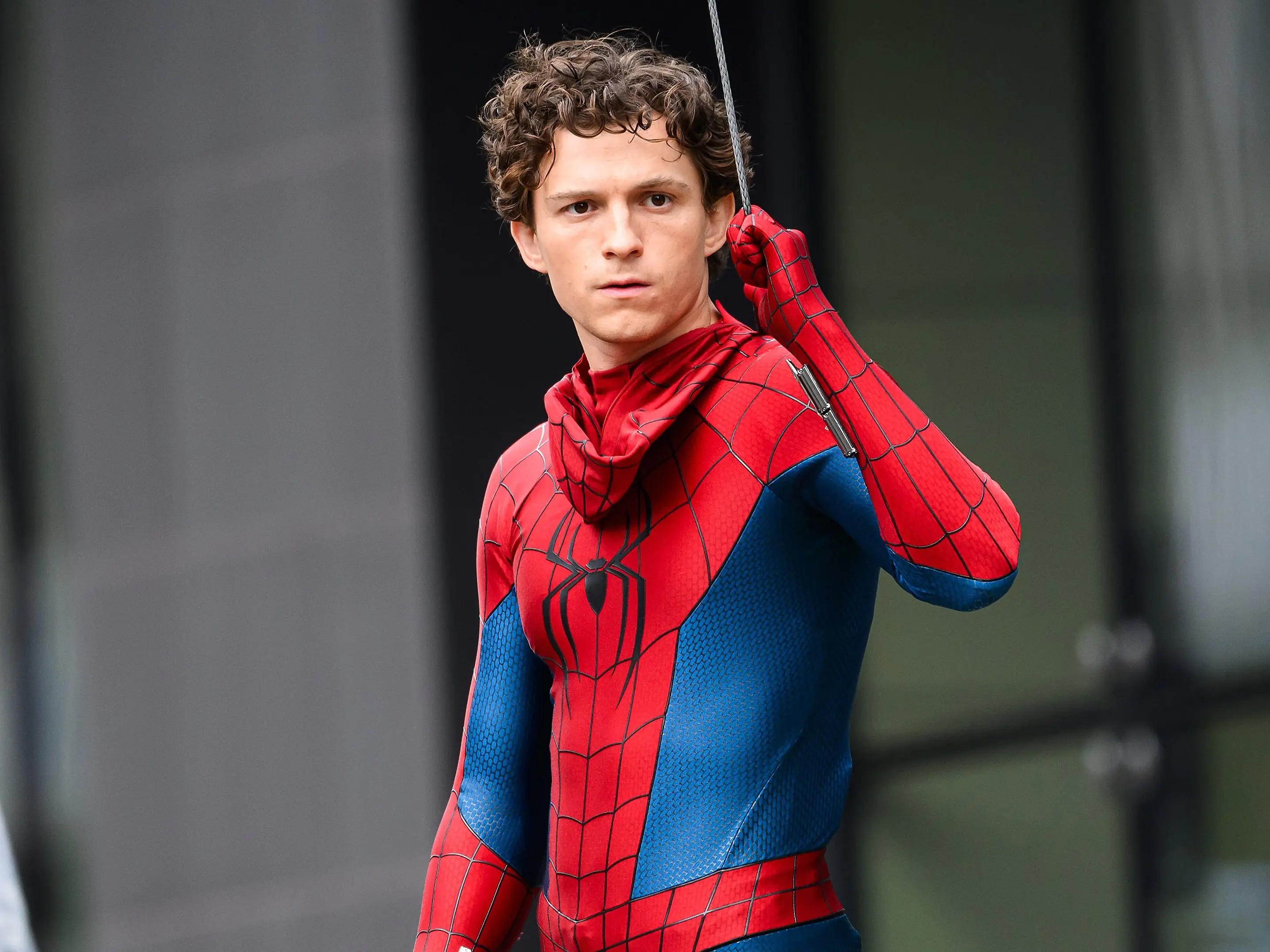 湯姆霍蘭德 Tom Holland 拍《蜘蛛人4：重生日》受傷輕微腦震盪！製片方親曝目前近況！