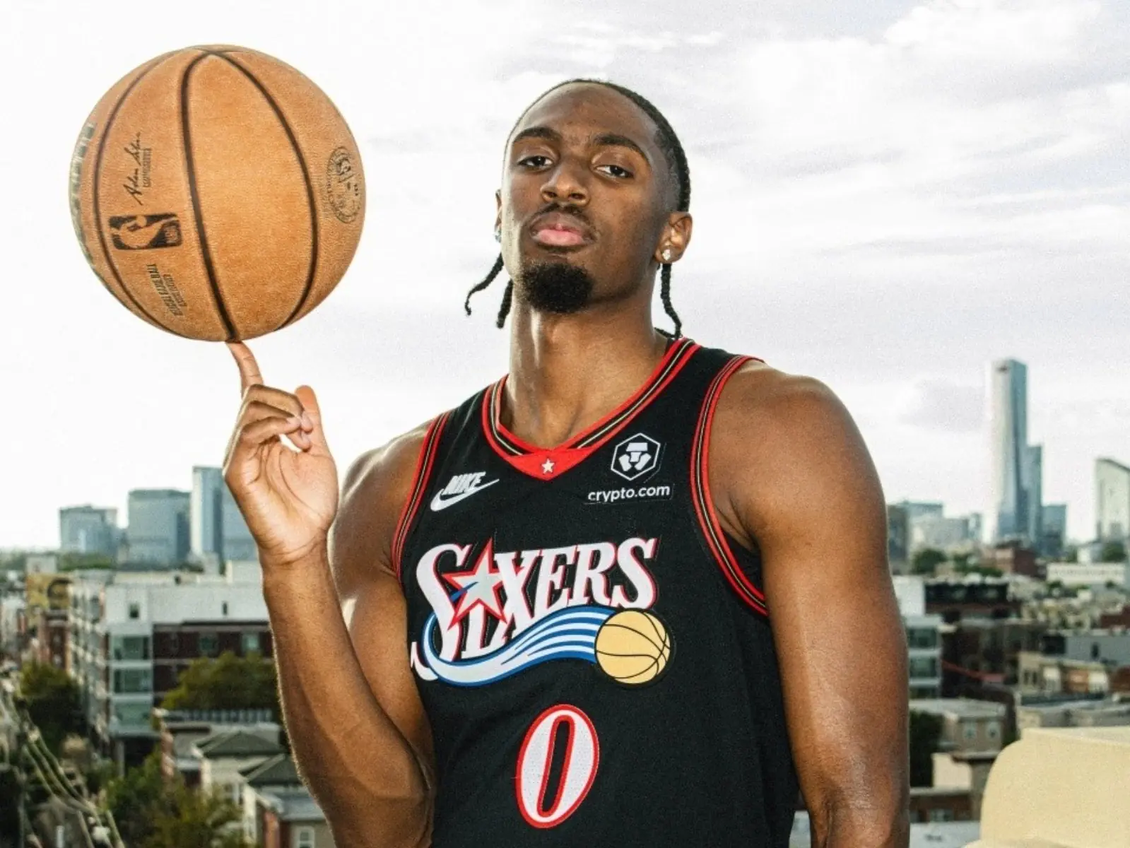 NBA／費城 76 人新賽季「黑色流星」經典球衣確定回歸！致敬 Allen Iverson 戰神傳奇！