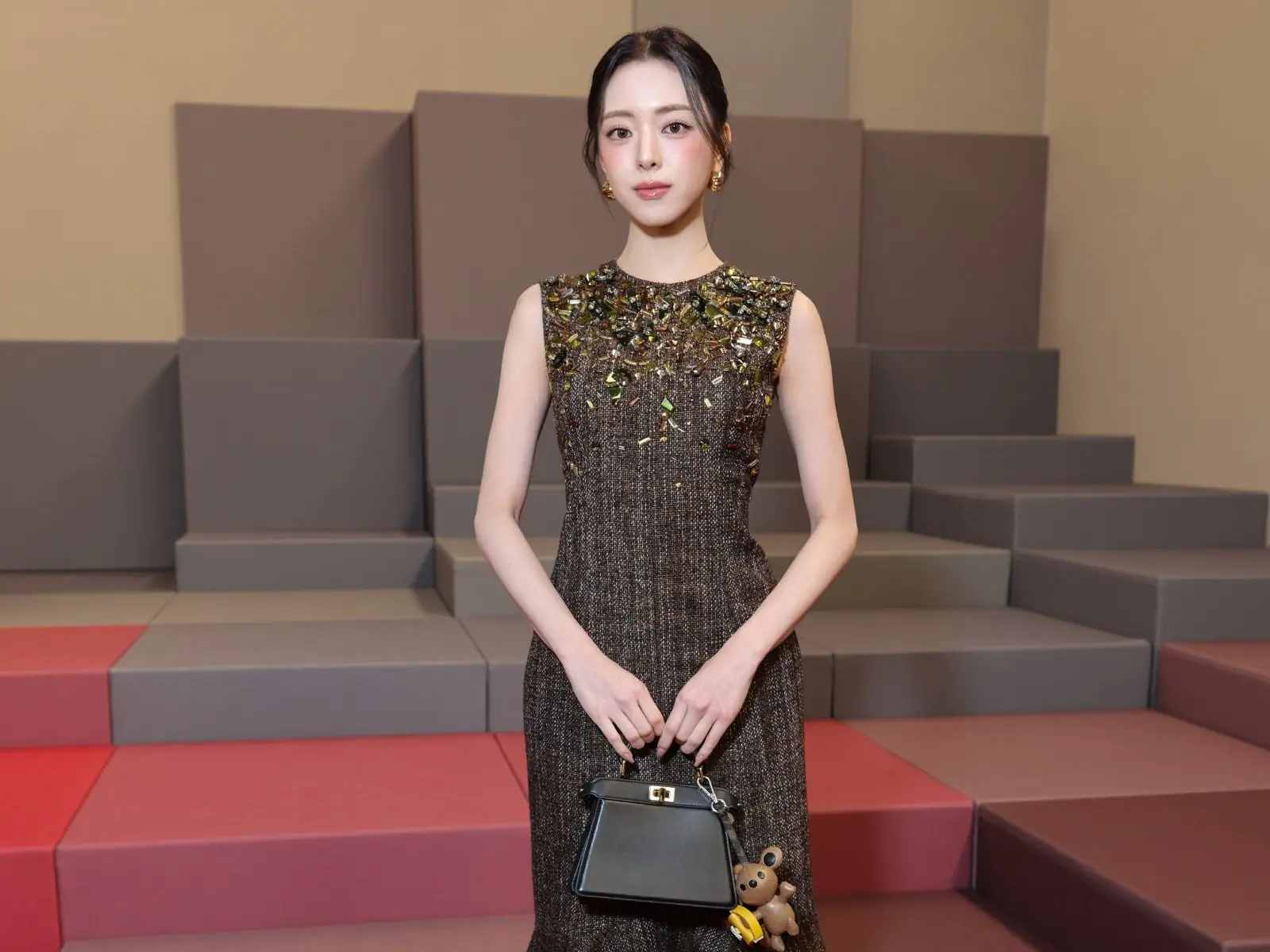ITZY Yuna 申有娜身高 170 首度登 Fendi 米蘭時裝週！全新造型亮相引網讚：「美到在發光！」