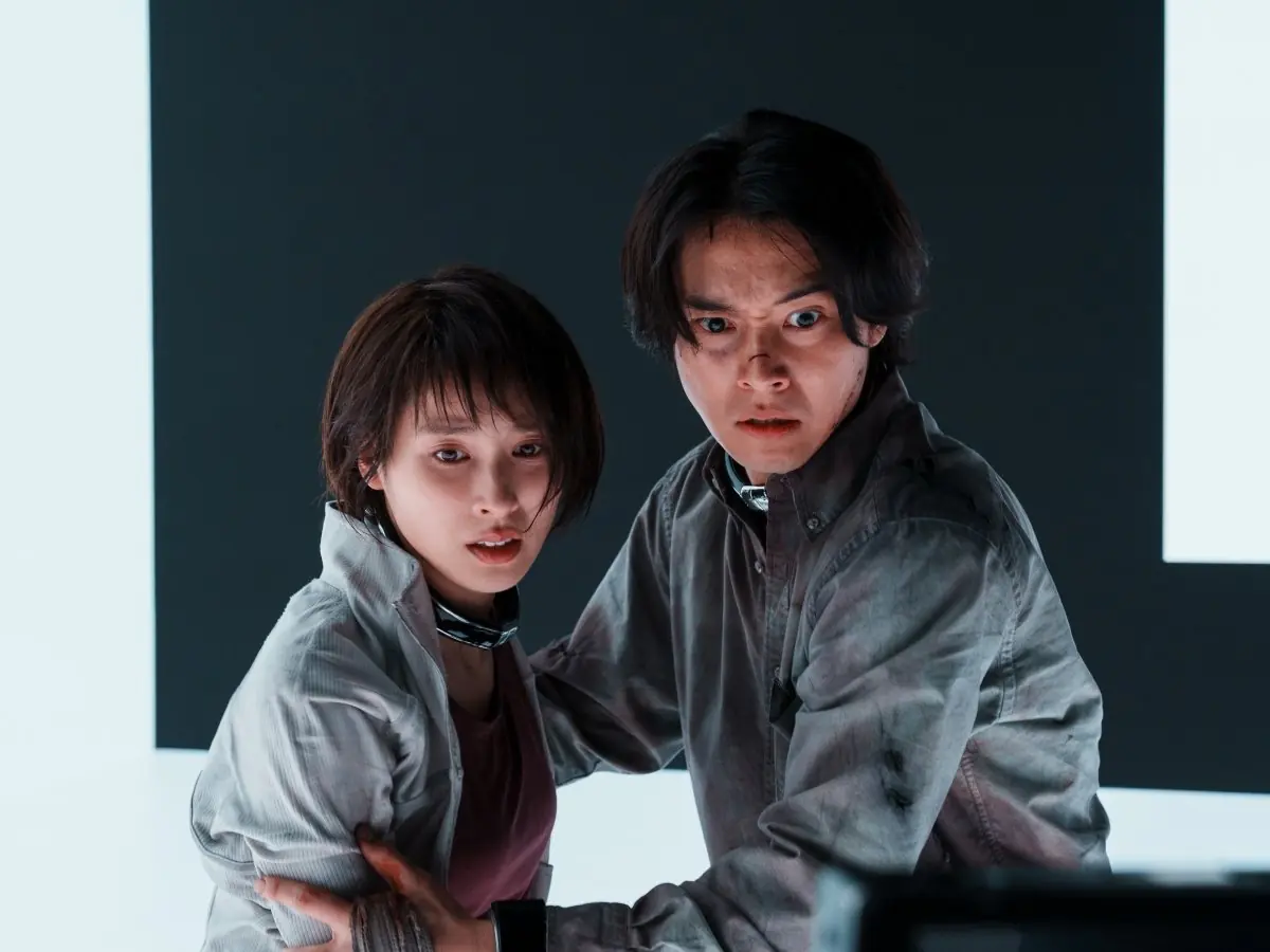 《今際之國的闖關者 3》第三季開播！山崎賢人、土屋太鳳演夫妻默契好！坦言：「我們前世是兄妹！」