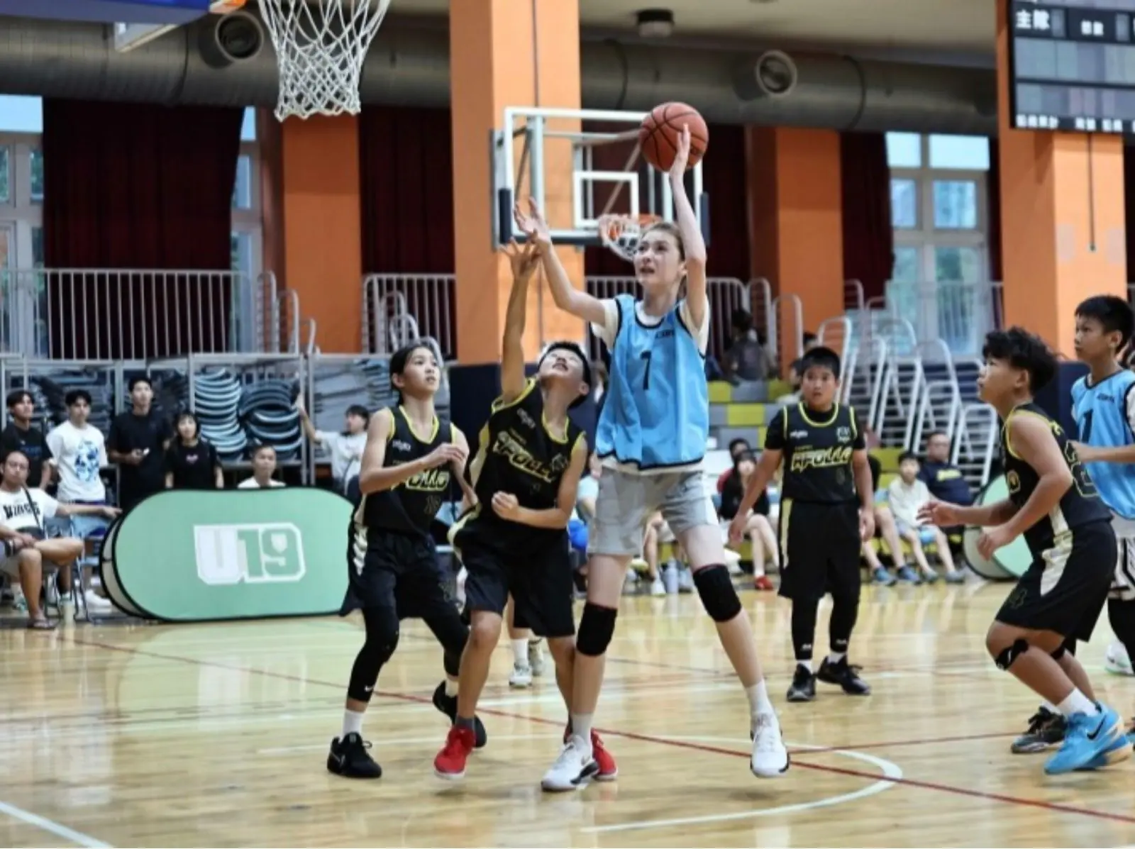 U19 籃球聯盟／混血女將石書易 11 歲身高 181 公分！台灣籃壇未來新生代焦點！