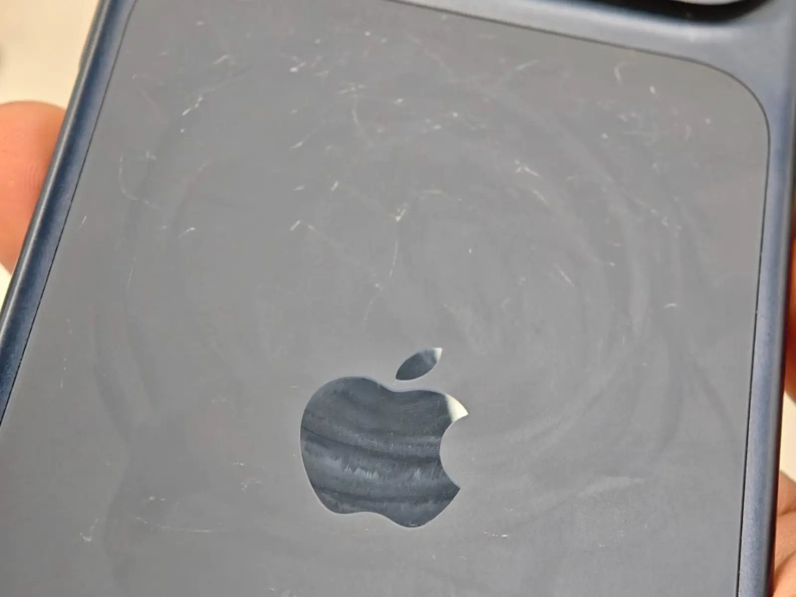 iphone 17 Pro 刮痕有解！蘋果官方公開解決辦法！