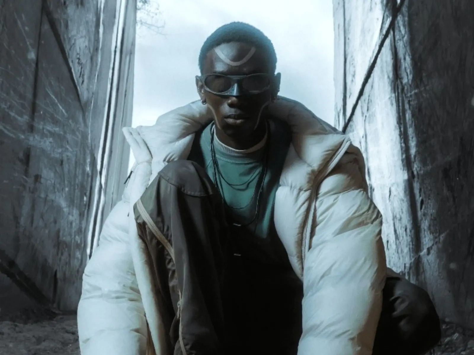 OAKLEY 服裝野心完全展開！2025 秋冬系列將戶外、科技、實驗性完美融合！