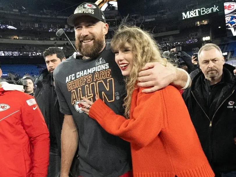 泰勒絲 Taylor Swift 拒絕演出超級盃中場秀！親曝背後原因：「全是為了未婚夫 Travis Kelce！」