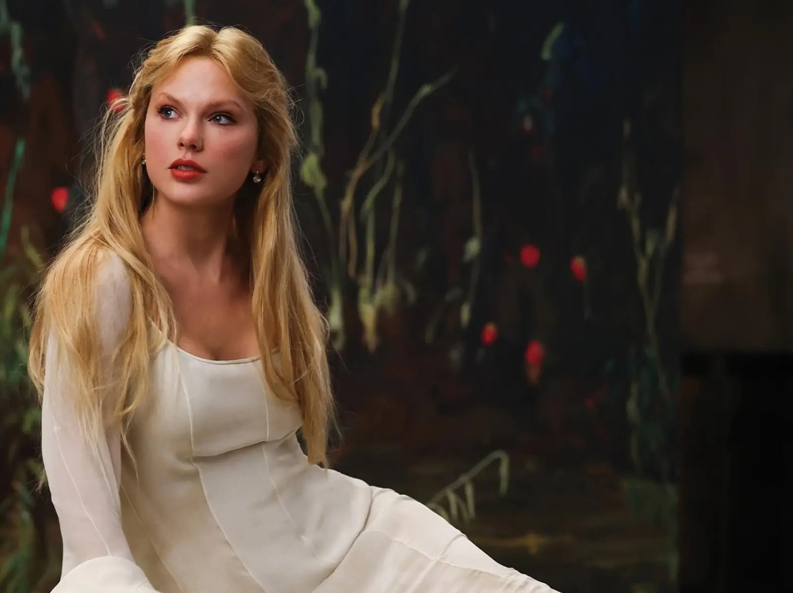 泰勒絲 Taylor Swift 新專輯主打歌曲狂換 9 套華服！彩蛋放閃未婚夫引熱議！