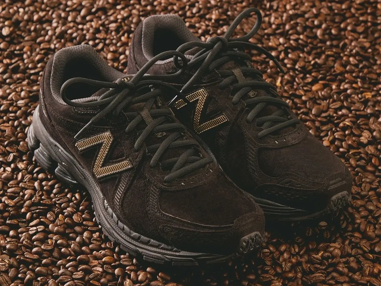 Kith x New Balance 860v2「Espresso」正式發表！深棕色調注入根本咖啡控必收！