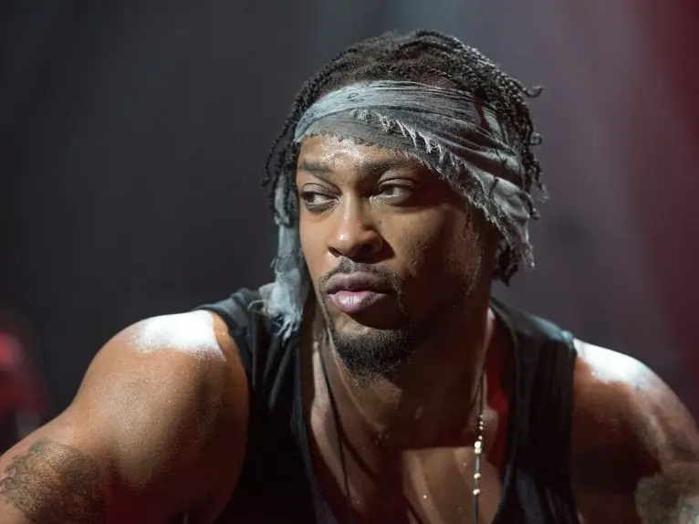 美國靈魂樂巨星 D'Angelo 辭世享年 51 歲！家屬證實：「耀眼星星在此生熄滅了！」