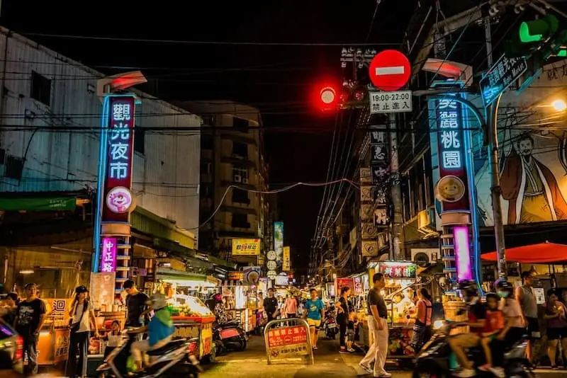 2025 桃園夜市 5 大推薦總整理｜璟都好夜市、中壢觀光夜市⋯必吃美食、交通⋯一次看！