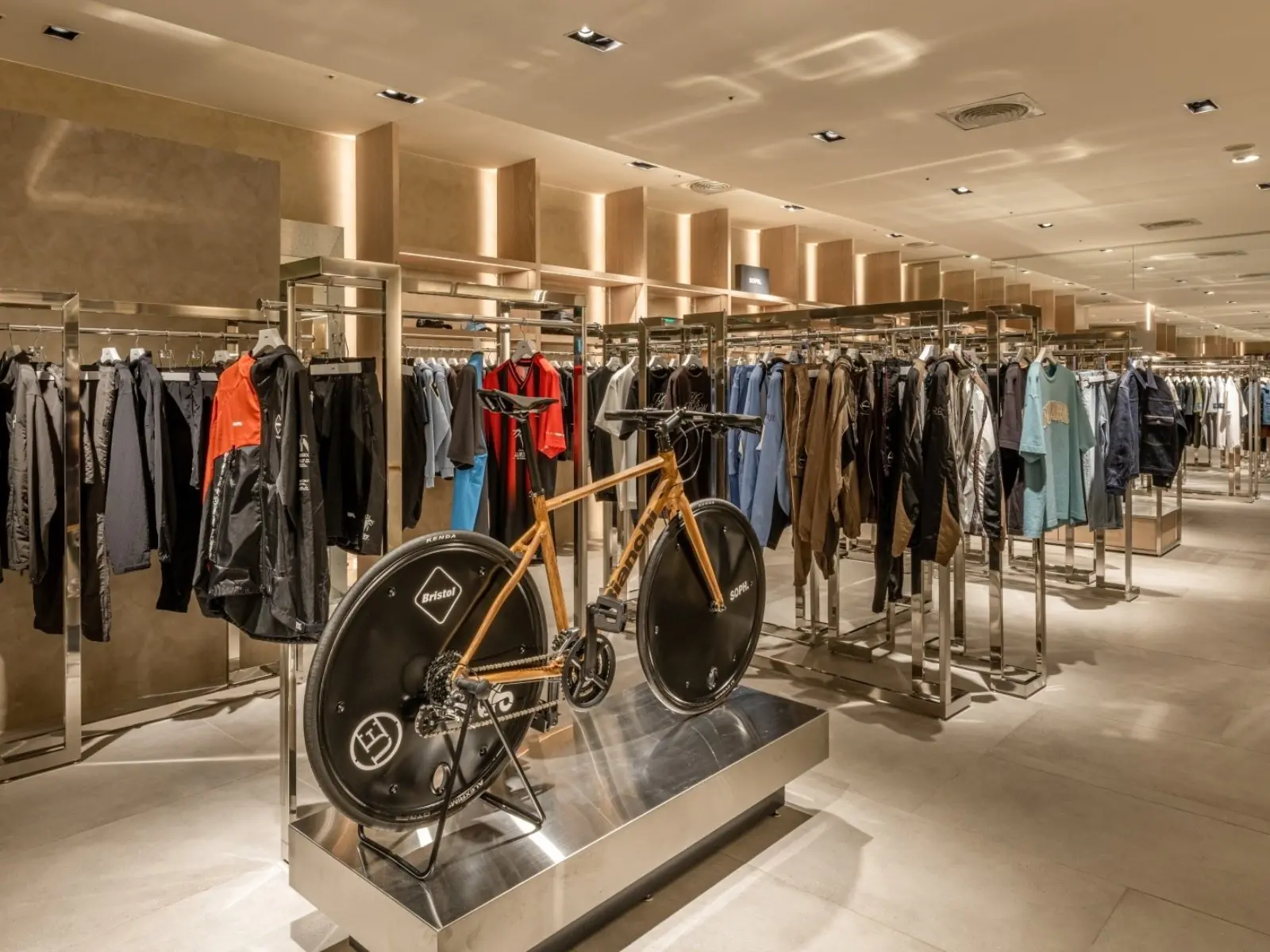 SKM MEN’S 怎麼逛？伊勢丹 ISETAN MEN’S 首度海外合作進駐信義新天地，6 大逛街亮點與全品牌總整理！