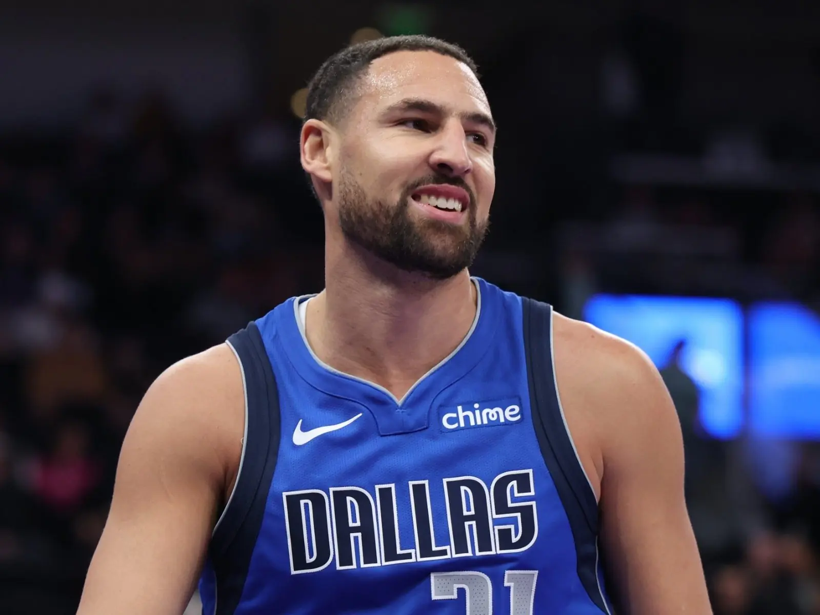 NBA／Klay Thompson「聞飲料」迷因表情遭瘋傳！球迷笑翻：「到底聞了什麼？」