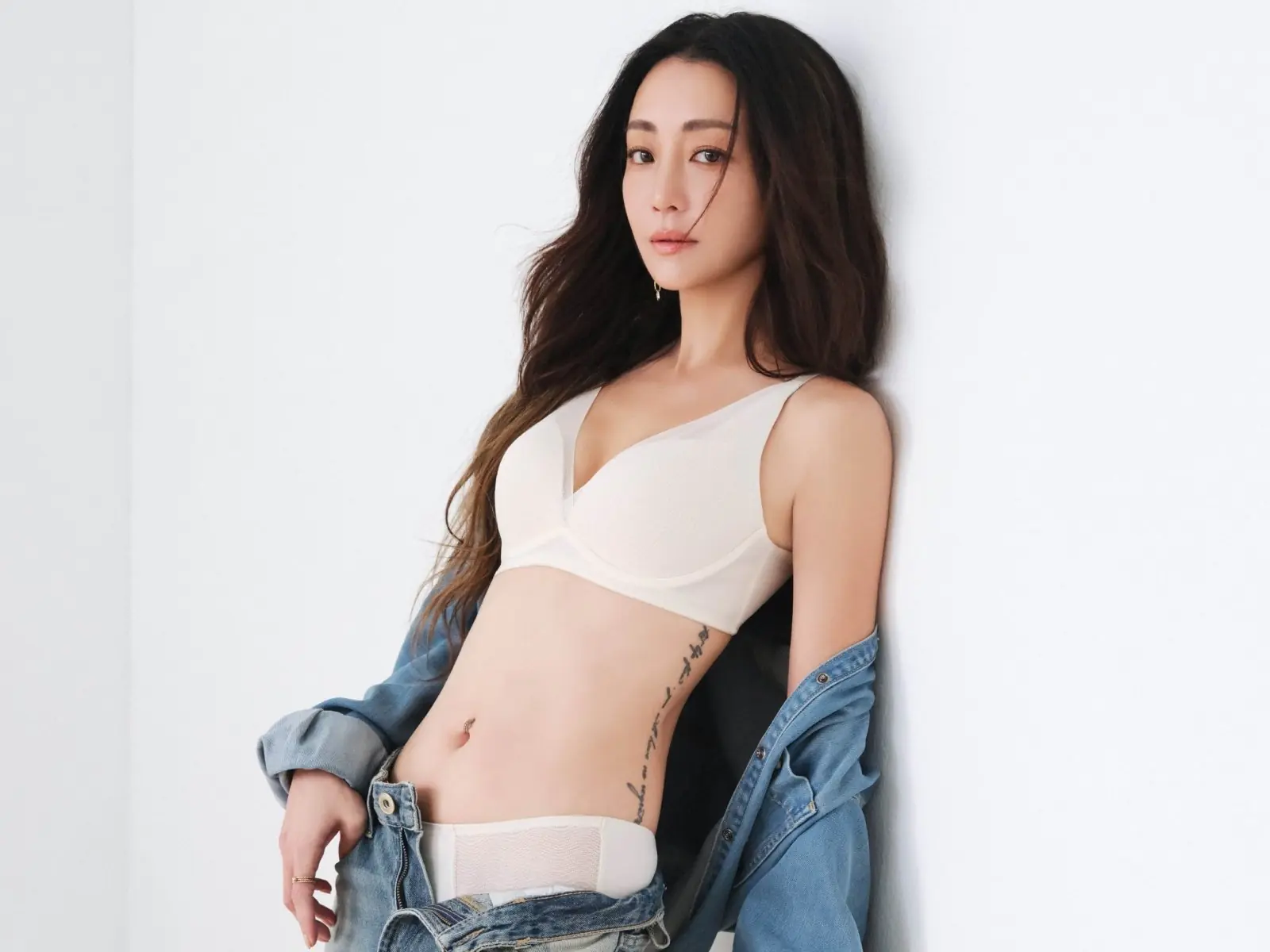 謝欣穎身高 162 示範黛安芬 Triumph 內衣火辣穿搭！3 大同款系列推薦一次看！