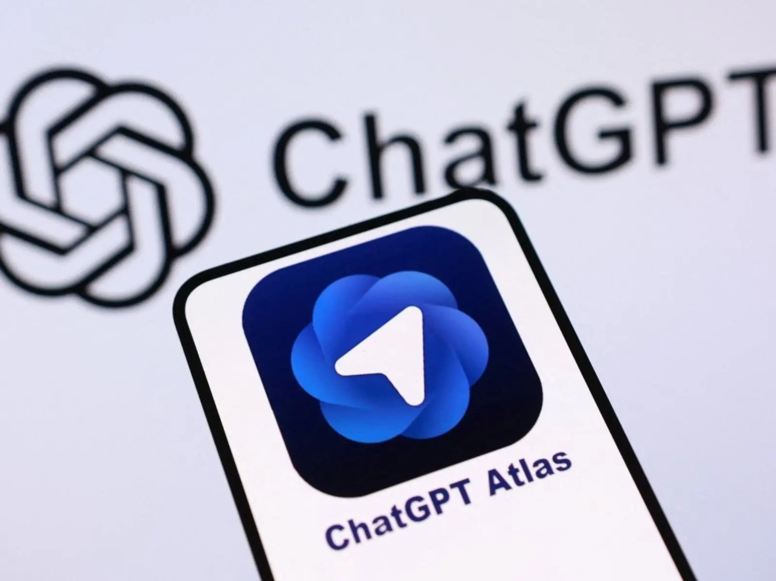 OpenAI 推出 ChatGPT Atlas 瀏覽器：AI 不只聊天，現在還與網頁正式合體了！