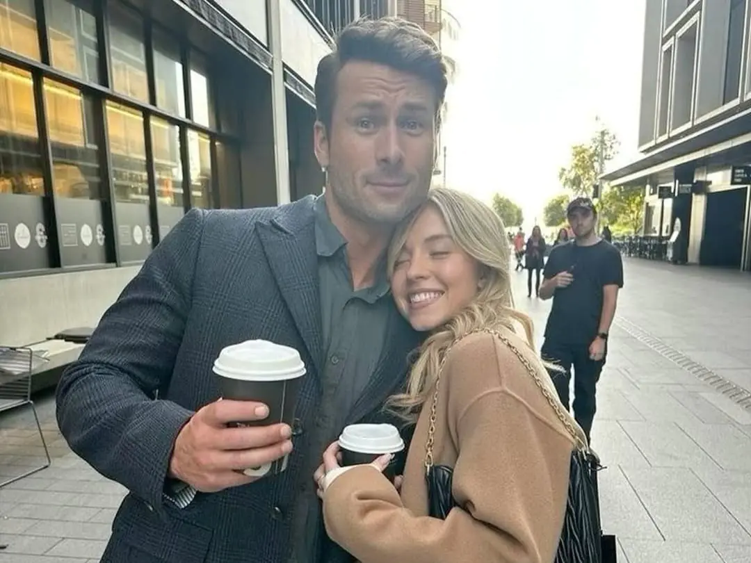 席德妮史威尼 Sydney Sweeney 澄清與葛倫鮑威爾緋聞！直言：「站近一點就被說相距兩英吋！」