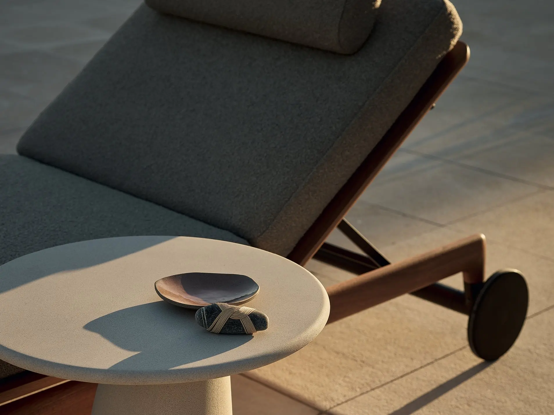 義大利頂級傢具品牌 Poliform Strata 系列推出茶几！當礦物化為生活雕塑【設計・潮】