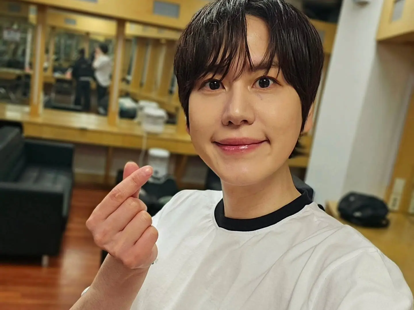 Super Junior 圭賢舌吻長頸鹿畫面曝光！韓網笑瘋：「太衝擊！」