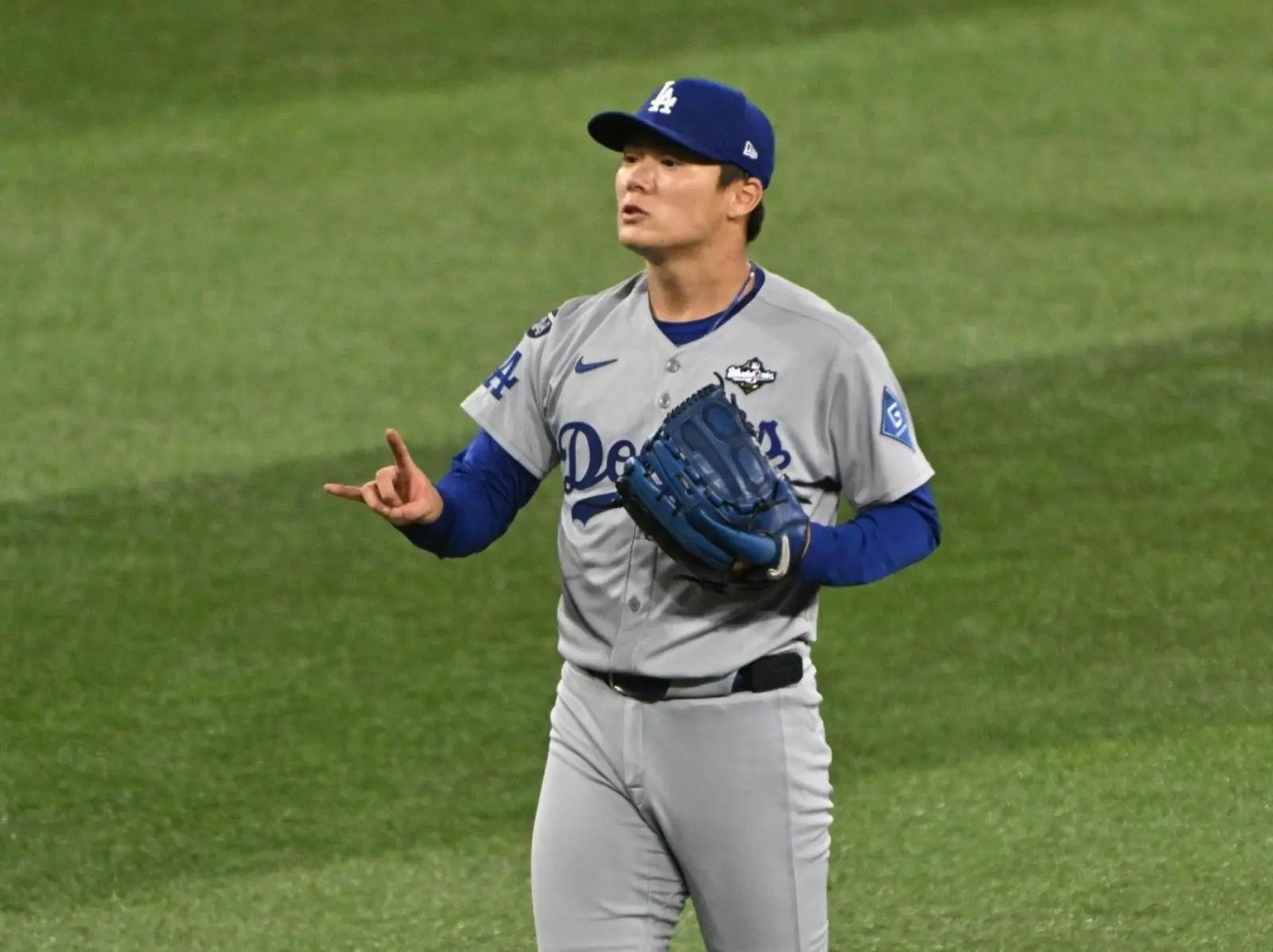 MLB／道奇擊敗藍鳥「世界大賽」逼至搶七！山本由伸優質先發、9 局下 KIKÉ 超神漂亮雙殺守備！