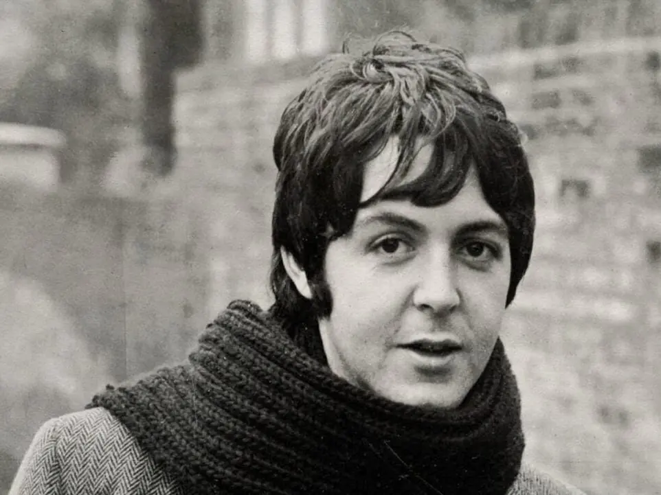 「披頭四」保羅麥卡尼 Paul McCartney 已死傳聞頻傳！本尊苦笑回應：「我怎麼可能死了呢？」