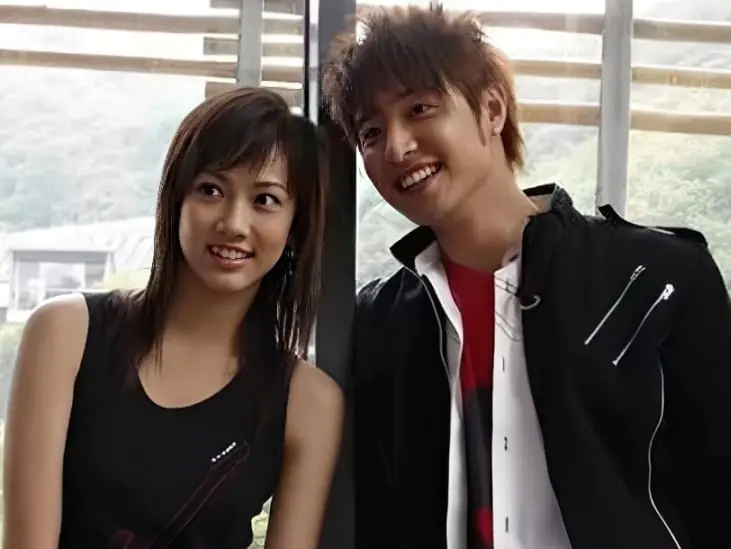 〈不得不愛〉原唱弦子正式回歸！粉絲直呼：「這聲音太想念！」