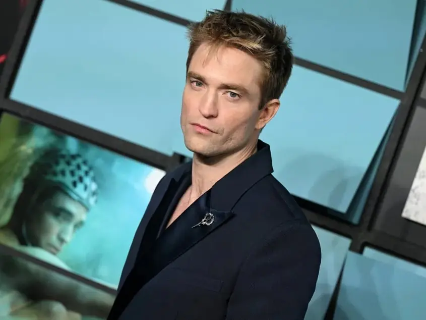 羅伯派汀森 Robert Pattinson 加盟出演《沙丘：第三部》！談拍攝秘辛抱怨：「熱到我的腦袋完全關機！」