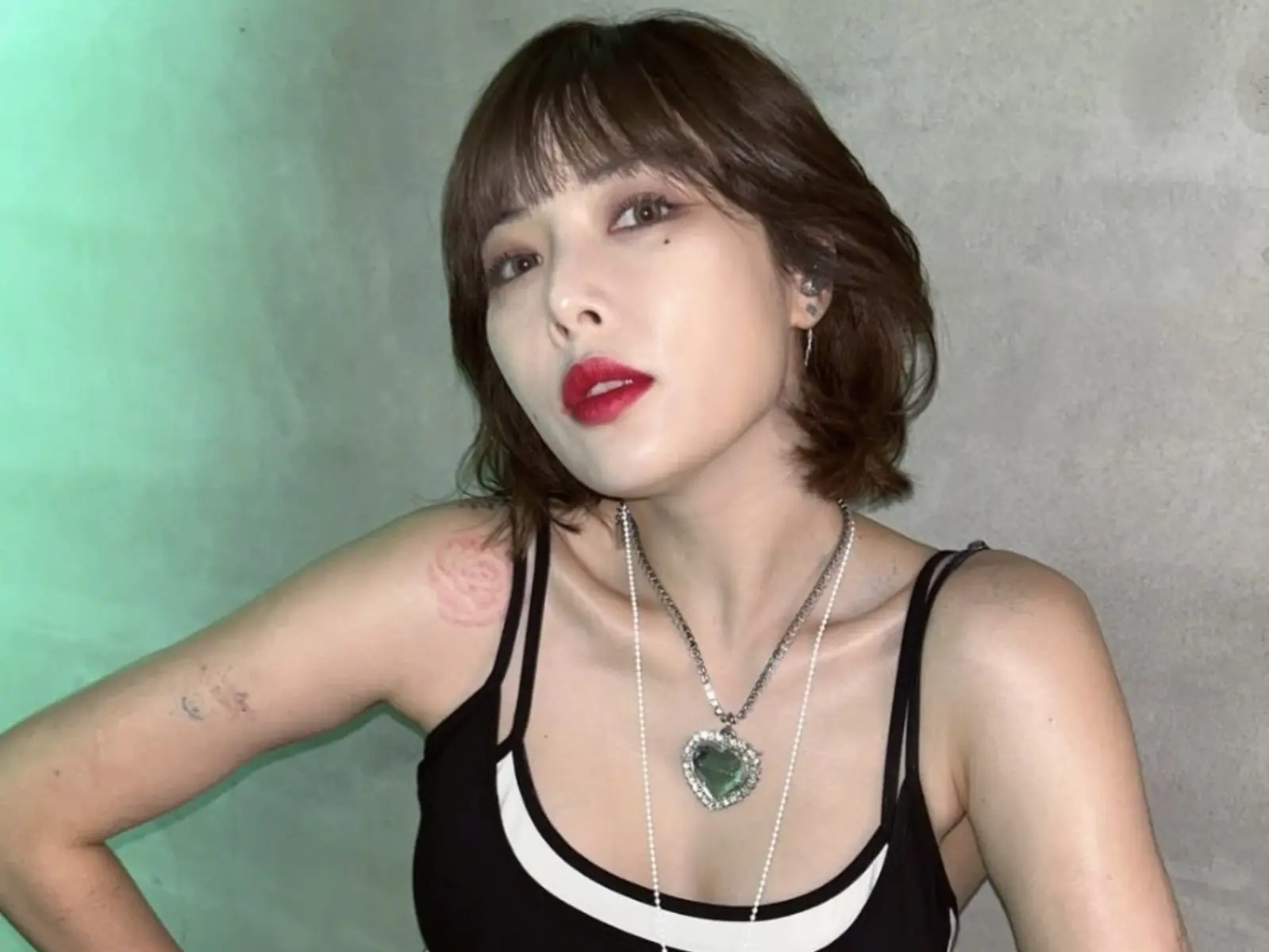 泫雅減肥瘦回 49 公斤！腳背滿是傷口嚇壞粉絲本人回應真相曝光！