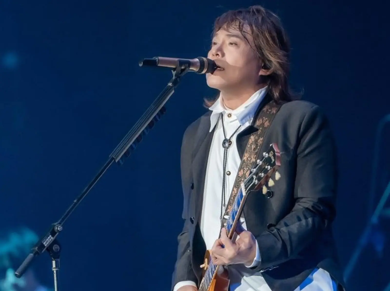 伍佰 & China Blue 11 月高雄巨蛋開唱！演唱會歌單、藝名由來、婚姻故事⋯6 件事快認識！