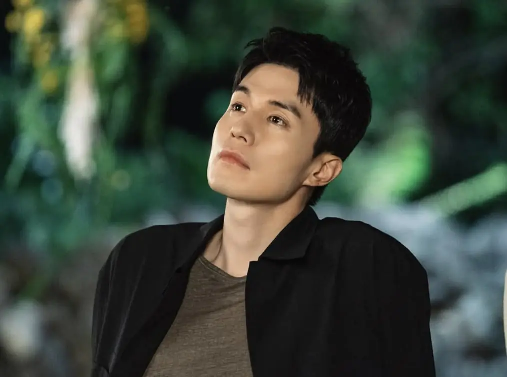 李棟旭節目和宋承憲分同組！罕見抱怨：「全是老人！」引發熱議！