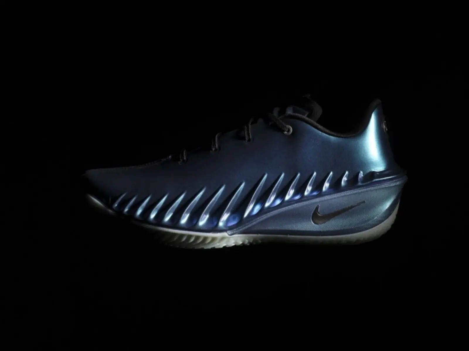 Nike G.T. Cut 4 正式發表「完整亮點」解析！全新室外戰靴 Nike S.T. Glow 同步推出！