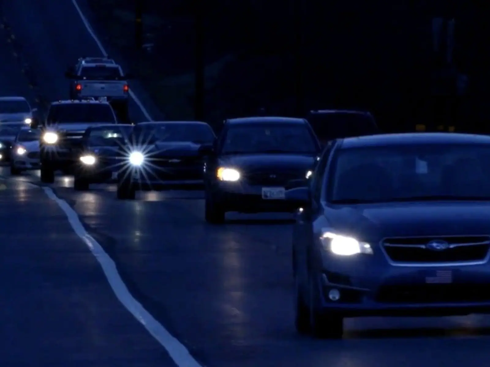 超過九成車主認為車燈太亮！休旅車+ LED 燈被點名罪魁禍首