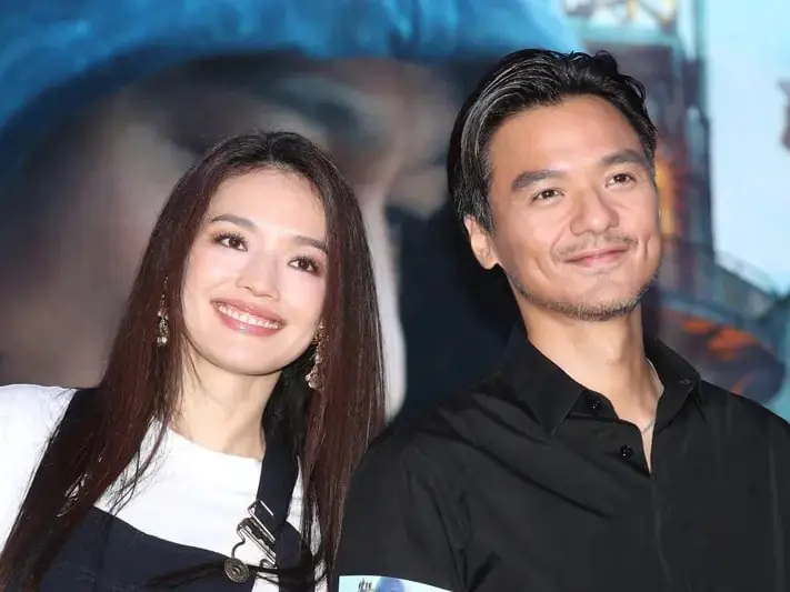 舒淇《女孩》奪釜山最佳導演！馮德倫當眾開玩笑：「不聽老公建議才得獎？」