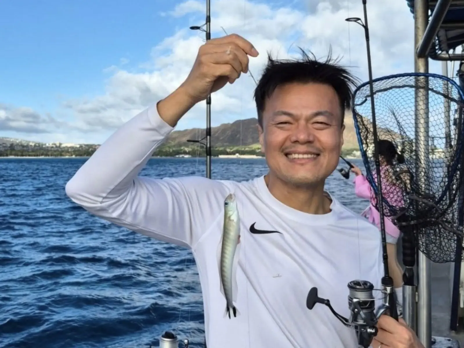 JYP 創辦人朴軫永 53 年從未洗衣做飯！連剪刀都不會拿辯解：「我有很努力賺錢啊！」