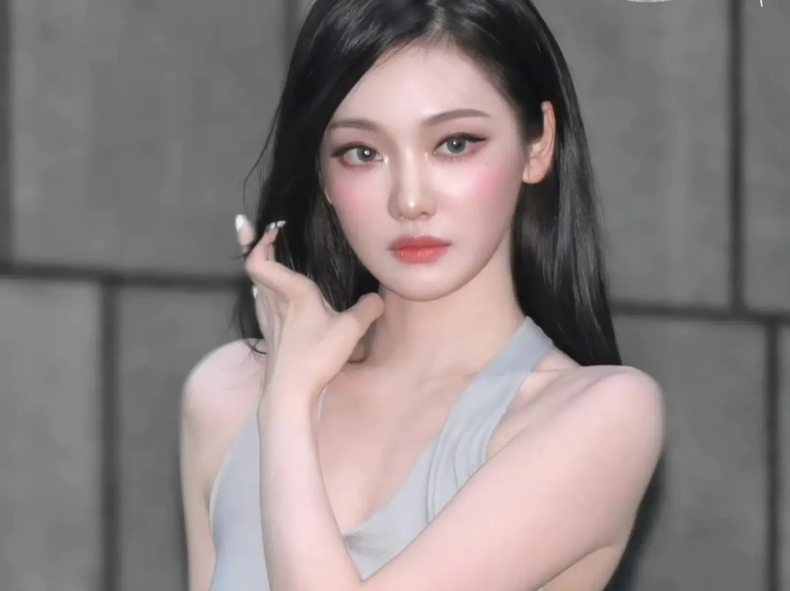 aespa 寧寧身高 164 演唱會虛脫跪地畫面曝光！粉絲怒轟行程太操：「到底要她們多累？」